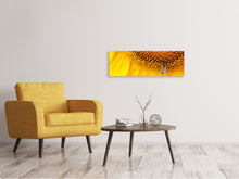 Laden Sie das Bild in den Galerie-Viewer, Leinwandbild Panorama Close up Gelbe Knospe