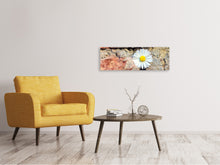 Laden Sie das Bild in den Galerie-Viewer, Leinwandbild Panorama Blume in der Wand