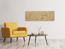 Laden Sie das Bild in den Galerie-Viewer, Leinwandbild Panorama Fußspuren im Sand