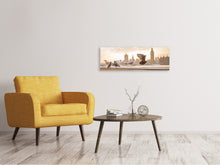 Laden Sie das Bild in den Galerie-Viewer, Leinwandbild Panorama Die Tauben auf dem Dach