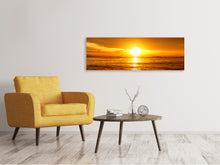 Laden Sie das Bild in den Galerie-Viewer, Leinwandbild Panorama Glühender Sonnenuntergang am Wasser