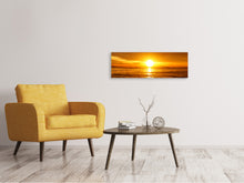 Laden Sie das Bild in den Galerie-Viewer, Leinwandbild Panorama Glühender Sonnenuntergang am Wasser