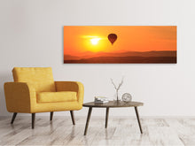 Laden Sie das Bild in den Galerie-Viewer, Leinwandbild Panorama Heissluftballon bei Sonnenuntergang