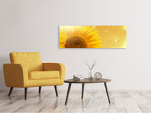 Laden Sie das Bild in den Galerie-Viewer, Leinwandbild Panorama Sonnenblume im Morgentau