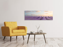 Laden Sie das Bild in den Galerie-Viewer, Leinwandbild Panorama Das blühende Lavendelfeld