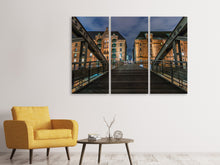 Laden Sie das Bild in den Galerie-Viewer, Leinwandbild 3-teilig Auf der langen Brücke