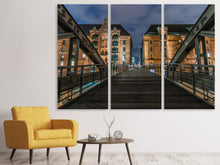 Laden Sie das Bild in den Galerie-Viewer, Leinwandbild 3-teilig Auf der langen Brücke