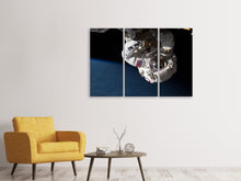 Laden Sie das Bild in den Galerie-Viewer, Leinwandbild 3-teilig Astronaut in XL