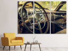 Laden Sie das Bild in den Galerie-Viewer, Leinwandbild 3-teilig Zerfallener Oldtimer