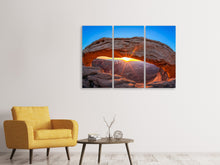 Laden Sie das Bild in den Galerie-Viewer, Leinwandbild 3-teilig Sonnenuntergang am Mesa Arch
