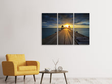 Laden Sie das Bild in den Galerie-Viewer, Leinwandbild 3-teilig Der Sonnenuntergang bei der Holzbrücke