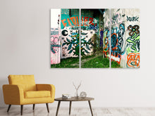 Laden Sie das Bild in den Galerie-Viewer, Leinwandbild 3-teilig Graffiti im Hinterhof