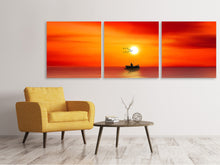 Laden Sie das Bild in den Galerie-Viewer, Panorama Leinwandbild 3-teilig Ein Fischer im Sonnenuntergang