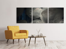 Laden Sie das Bild in den Galerie-Viewer, Panorama Leinwandbild 3-teilig Unheimliche Quallen