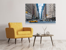 Laden Sie das Bild in den Galerie-Viewer, Leinwandbild Mitten in Manhattan