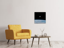 Laden Sie das Bild in den Galerie-Viewer, Leinwandbild Einsamer Astronaut im All