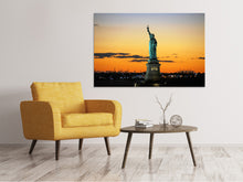 Laden Sie das Bild in den Galerie-Viewer, Leinwandbild Freiheitsstatue im Abendlicht