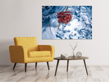 Laden Sie das Bild in den Galerie-Viewer, Leinwandbild Himbeere im Wasser