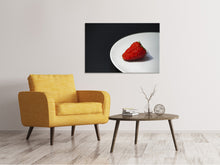 Laden Sie das Bild in den Galerie-Viewer, Leinwandbild Eine Erdbeere
