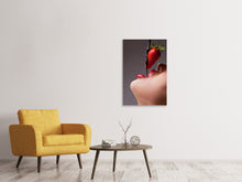 Laden Sie das Bild in den Galerie-Viewer, Leinwandbild Erdbeer-Kuss