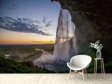 Laden Sie das Bild in den Galerie-Viewer, Fototapete Abendstimmung am Wasserfall