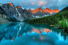Laden Sie das Bild in den Galerie-Viewer, Fototapete Alberta Kanada