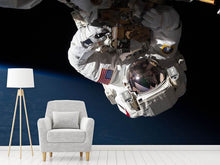 Laden Sie das Bild in den Galerie-Viewer, Fototapete Astronaut in XL