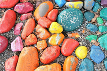 Laden Sie das Bild in den Galerie-Viewer, Fototapete Bunte Steine