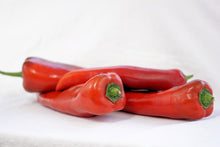 Laden Sie das Bild in den Galerie-Viewer, Fototapete Chilis