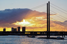 Laden Sie das Bild in den Galerie-Viewer, Fototapete Die Rheinbrücke
