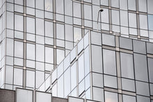 Laden Sie das Bild in den Galerie-Viewer, Fototapete Ein Palast aus Glas