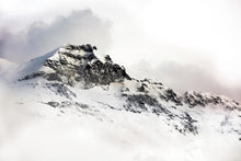 Laden Sie das Bild in den Galerie-Viewer, Fototapete Ein Winter in den Bergen