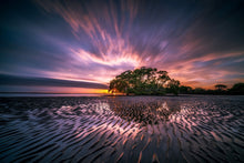 Laden Sie das Bild in den Galerie-Viewer, Fototapete Faszinierende Landschaft am Meer