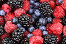 Laden Sie das Bild in den Galerie-Viewer, Fototapete Fruchtige Beeren