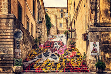 Laden Sie das Bild in den Galerie-Viewer, Fototapete Graffiti in Sizilien