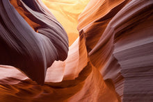 Laden Sie das Bild in den Galerie-Viewer, Fototapete Grossartiger Antelope Canyon