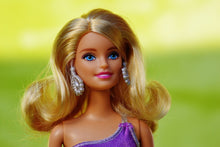 Laden Sie das Bild in den Galerie-Viewer, Fototapete Moderne Prinzessin