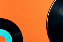 Laden Sie das Bild in den Galerie-Viewer, Fototapete Retro Schallplatten Motiv