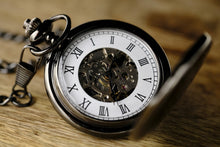 Laden Sie das Bild in den Galerie-Viewer, Fototapete Retro Uhr
