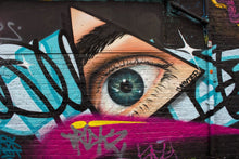 Laden Sie das Bild in den Galerie-Viewer, Fototapete Street Art Das Auge