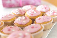 Laden Sie das Bild in den Galerie-Viewer, Fototapete Süsse Cupcake