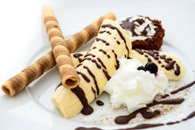 Laden Sie das Bild in den Galerie-Viewer, Fototapete Süsses Dessert
