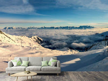 Laden Sie das Bild in den Galerie-Viewer, Fototapete Über den Wolken im Schnee