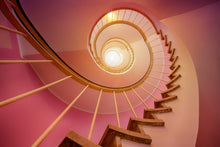 Laden Sie das Bild in den Galerie-Viewer, Fototapete Wendeltreppe in pink