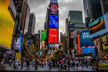 Laden Sie das Bild in den Galerie-Viewer, Fototapete Wolken am Broadway
