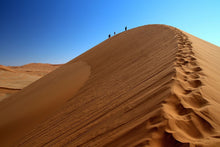 Laden Sie das Bild in den Galerie-Viewer, Fototapete Wüstenwanderung in Namibia