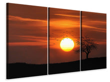 Laden Sie das Bild in den Galerie-Viewer, Leinwandbild 3-teilig Der Sonnenuntergang am Horizont