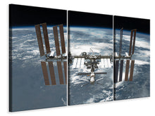 Laden Sie das Bild in den Galerie-Viewer, Leinwandbild 3-teilig Ein Satellit