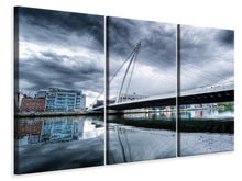 Laden Sie das Bild in den Galerie-Viewer, Leinwandbild 3-teilig Samuel Beckett Bridge mit Wolken