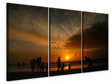 Laden Sie das Bild in den Galerie-Viewer, Leinwandbild 3-teilig Spiele am Strand